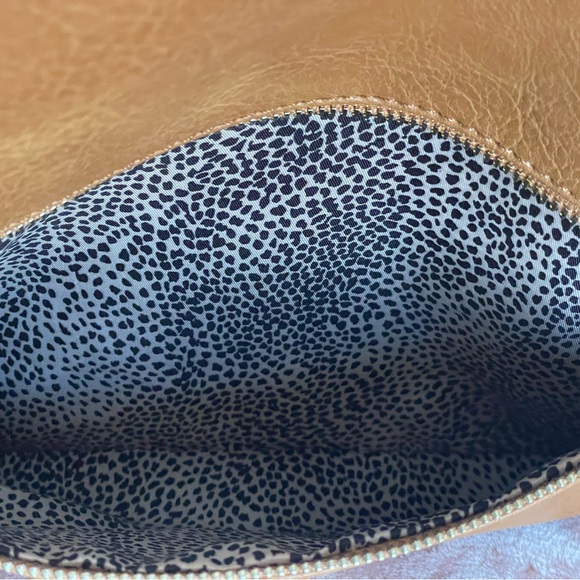 NWT Alyssa Convertible Backpack (Bonus B&BW Whipped Coconut Milkshake Candle) - Picture 8 of 9